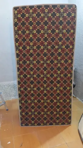 Cama de solteiro e colchão 