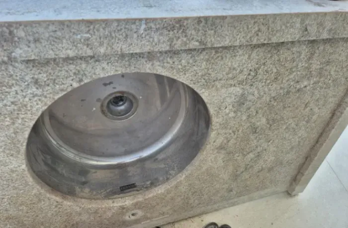 Bancada de granito com cuba inox