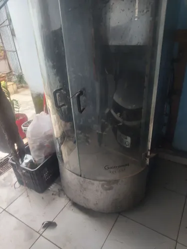Vende se maquina de assar frango e costel