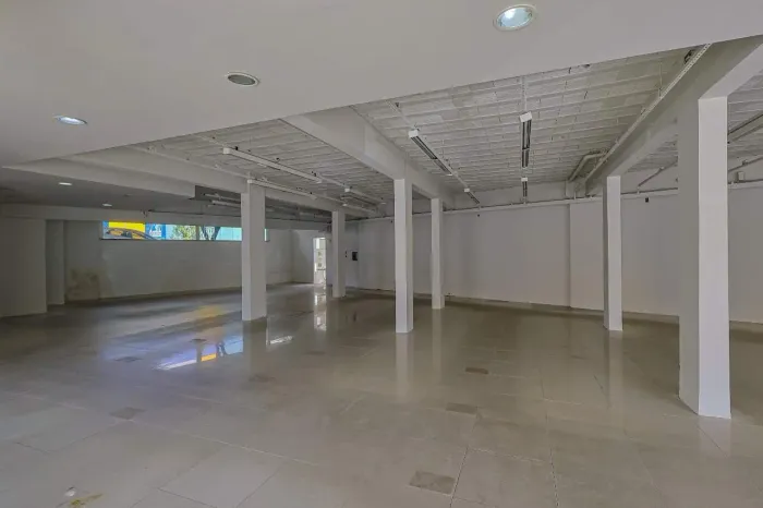 Subsolo para alugar no Castelo