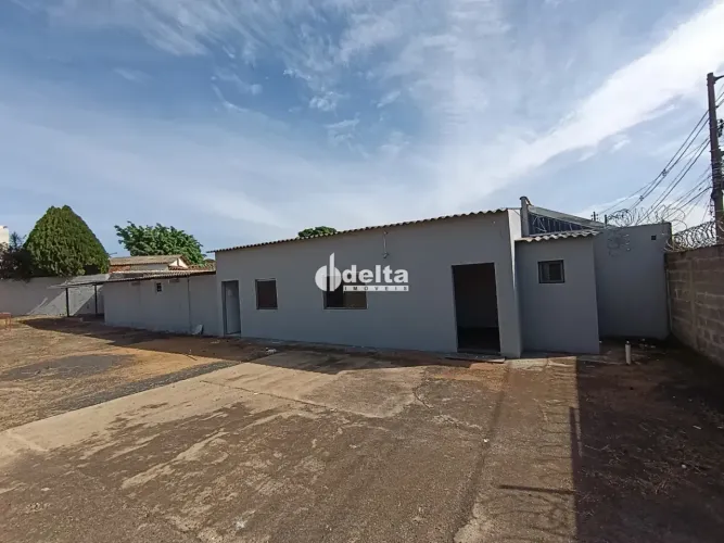 Galpão disponível para locação no bairro Tubalina em Uberlândia-MG