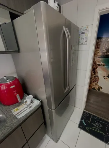 Geladeira Electrolux dm84 zerada