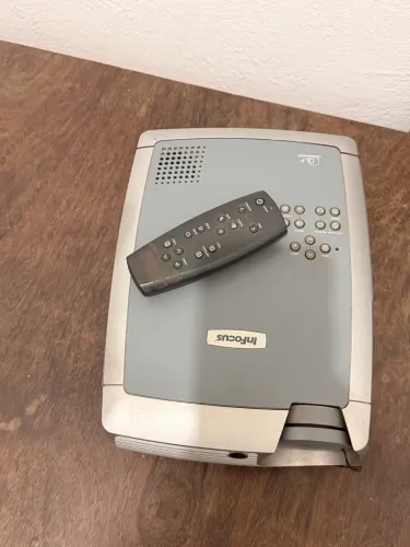 Projetor infocus em ótimo estado