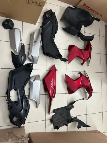 VENDO CARENAGENS HONDA ADV 160