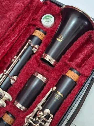 Clarinete Yamaha ycl 351japan madeira 