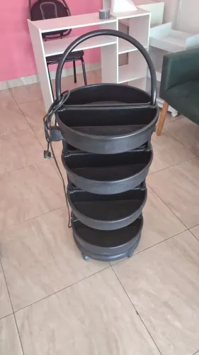 Carrinho auxiliar para cabeleireira 