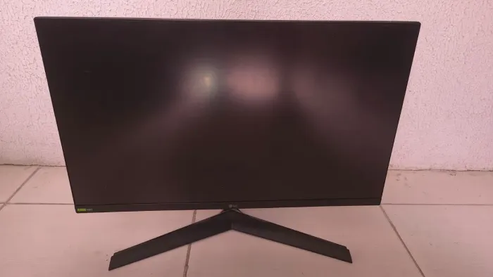 Monitor computador LG UltraGear 27GS60F-B.