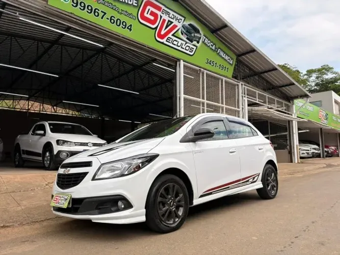 Chevrolet Onix Hatch Effect 1.4 8V Flex Power Mec. 4P 2016