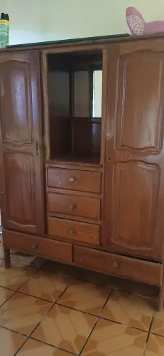 VENDO GUARDA-ROUPA USADO
