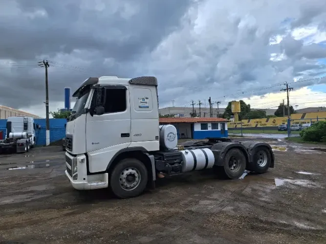 FH 460 6X2 VOLVO Cavalo Ano Mod 2014 Branco Automático