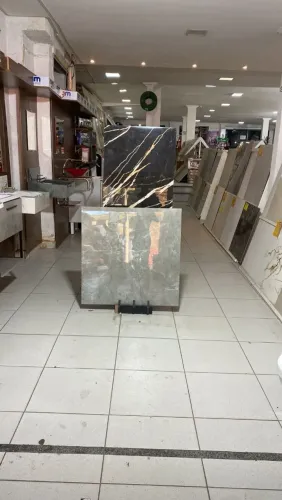Vende-se piso ,azulejo ,argamassa ,rejunte 