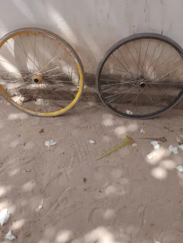duas calha aero 24 , faltando só os eixos, fora isso tudo certo
