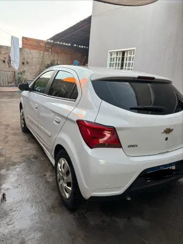 Chevrolet Onix Hatch LT 1.4 8V Flex Mec. 4P 2018