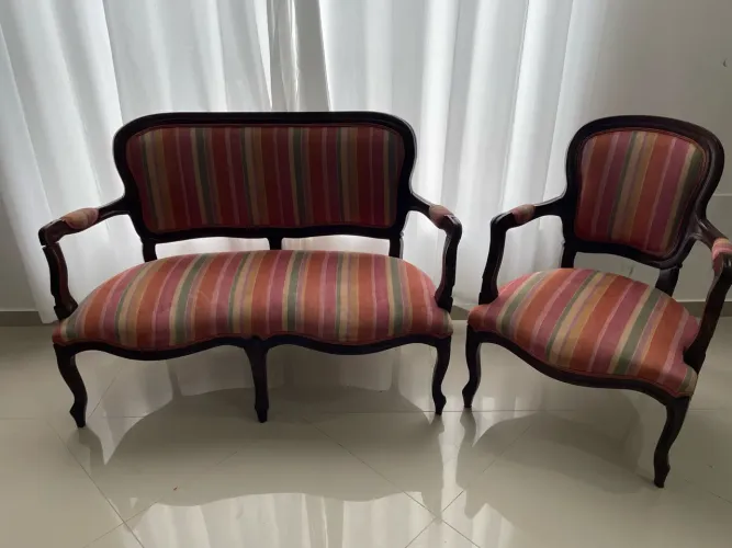 Namoradeira e Poltrona em Madeira