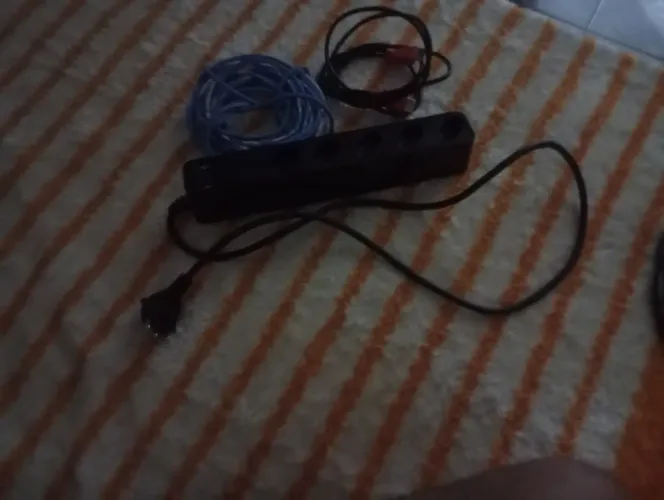 Filtro de linha + cabo de rede + hdmi