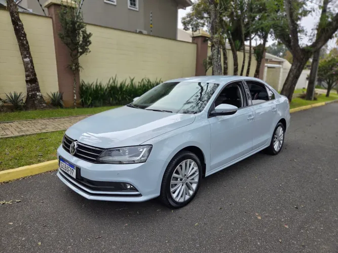 Volkswagen Jetta Comfortline 1.4 TSI 16V 4P Aut. 2018