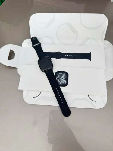 Apple Watch Series 11 GPS - Caixa preta brilhante de alumínio - 46 mm