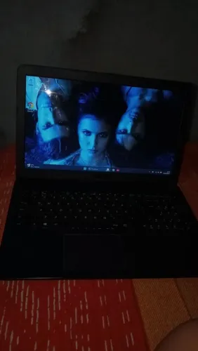 Notebook semi novo: Processador Intel Celeron N4000 CPU 4.00 GB