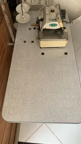 Máquina costura overloque