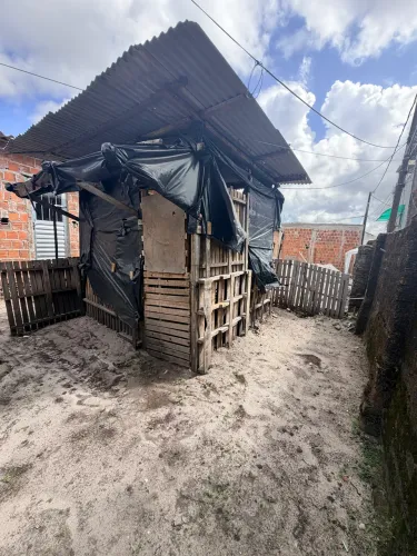 Terreno medindo 6x5,5M em areias próximo ao armazém coral 