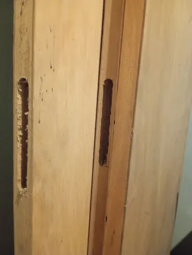 Portas de madeira novas 