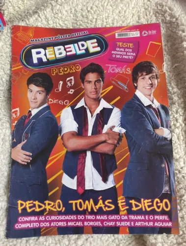 Pôster oficial rebelde 