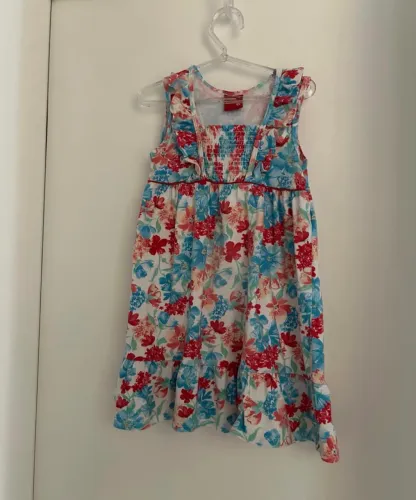 Vestido Kyly, tamanho 4 anos.