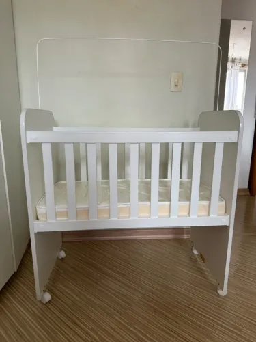 Mini Berço Branco c/ rodinhas - Seminovo