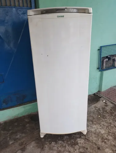 Vendo uma geladeira