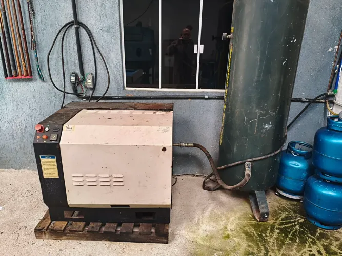 Compressor parafuso INGERSOLL