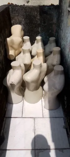 Vendo manequim busto Magro chama pra negócio.