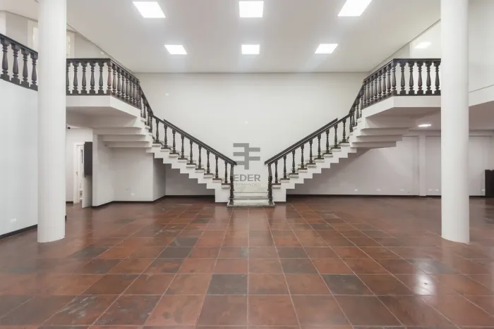 Imóvel comercial no Bigorrilho com renda consolidada e alto potencial de valorização