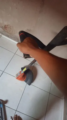 Vende-se Roçadeira elétrica 1000v