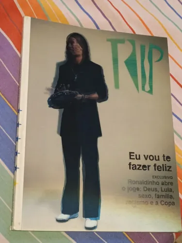REVISTA TRIP RONALDINHO GAÚCHO (CAPA 3D).
