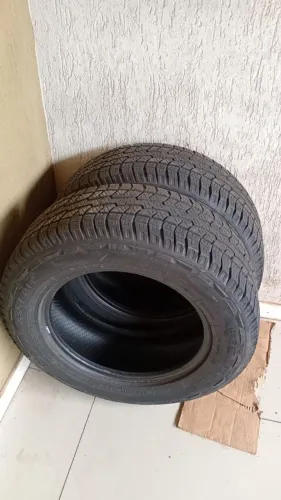 2 Pneus 245/65 R17 SEMINOVOS - PREÇO DE 1