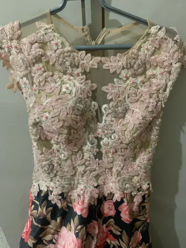 Vestido Floral Rose Bordado