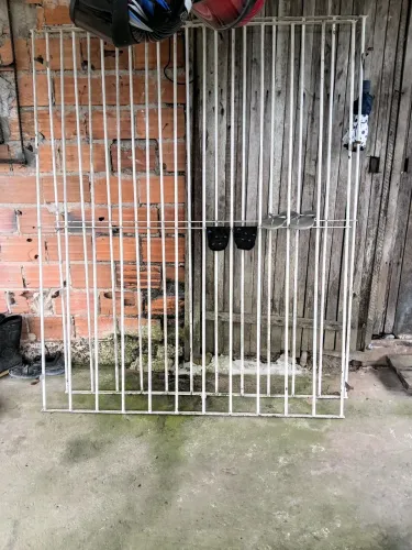 Vende 2 para de grades cm janela de vidro 