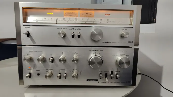 Amplificador Pioneer e tuner 