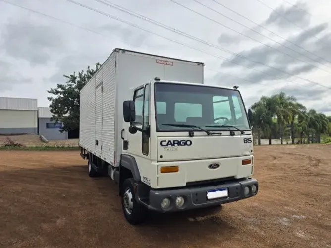 CAMINHÃO BAÚ FORD CARGO 815