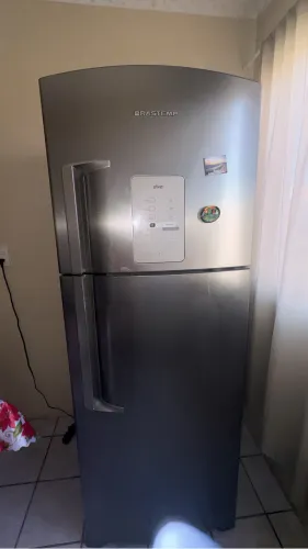Vendo Geladeira Com defeito 