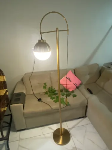 Vendo luminária com 3 tons de luz 