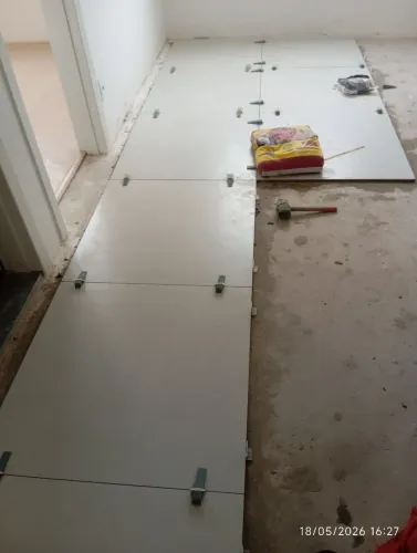 Instalação de piso porcelanato, azulejo, cerâmica
