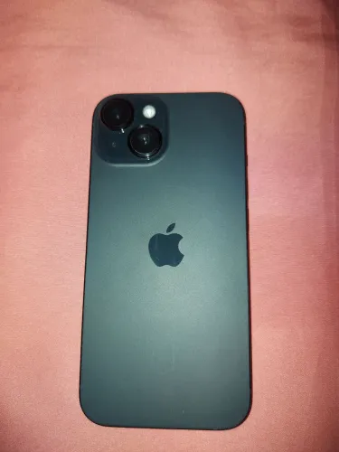 IPHONE 15 / acompanha caixa original, carregado, película de tela e de câmeras e capinha 