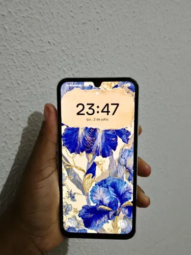 Vendo Samsung A15 com 3 anos de uso, ideal para retirar peças ou arrumar para uso.