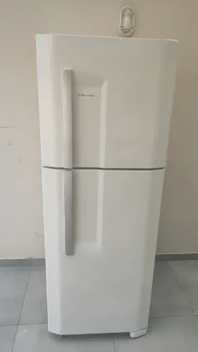 ? VENDO ÓTIMA GELADEIRA ELECTROLUX DUPLEX 450 L ENTREGA E TESTE NO LOCAL ?