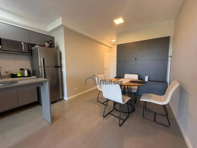 Apartamento com 2 dormitórios para alugar, 63 m² por R$ 4.050/mês - Condomínio Residencial