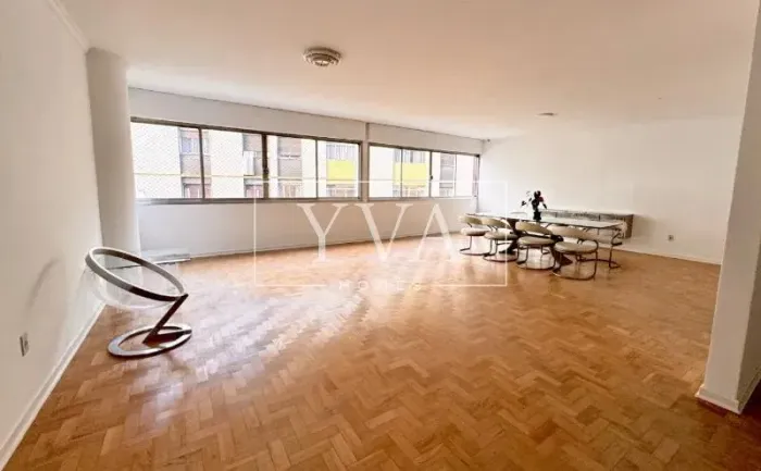 Apartamento com 238 m², 4 quartos sendo 2 suítes à venda no bairro Consolação.