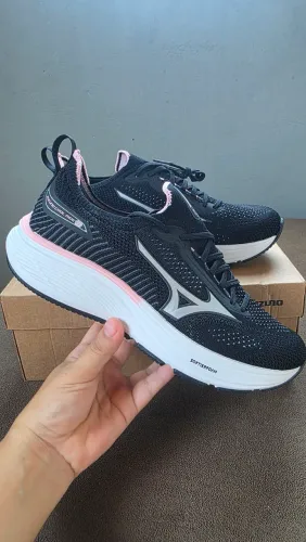 Tênis feminino Mizuno n38. Novo. Nunca usado.