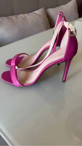 Sandália salto rosa 37
