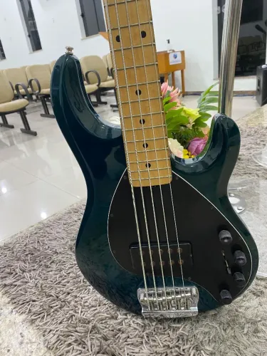 MusicMan stingray 5
